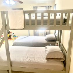 Full / 2 Twin Bunk bed