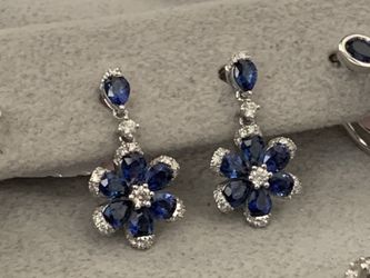 Sapphire diamonds White gold earrings