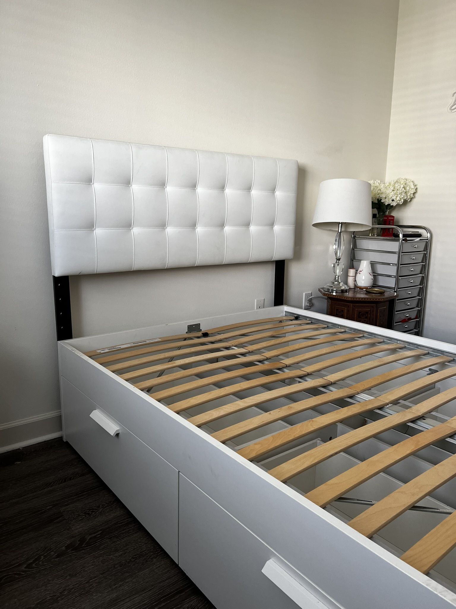 FULL SIZE BED NEED GONE BY 11/30