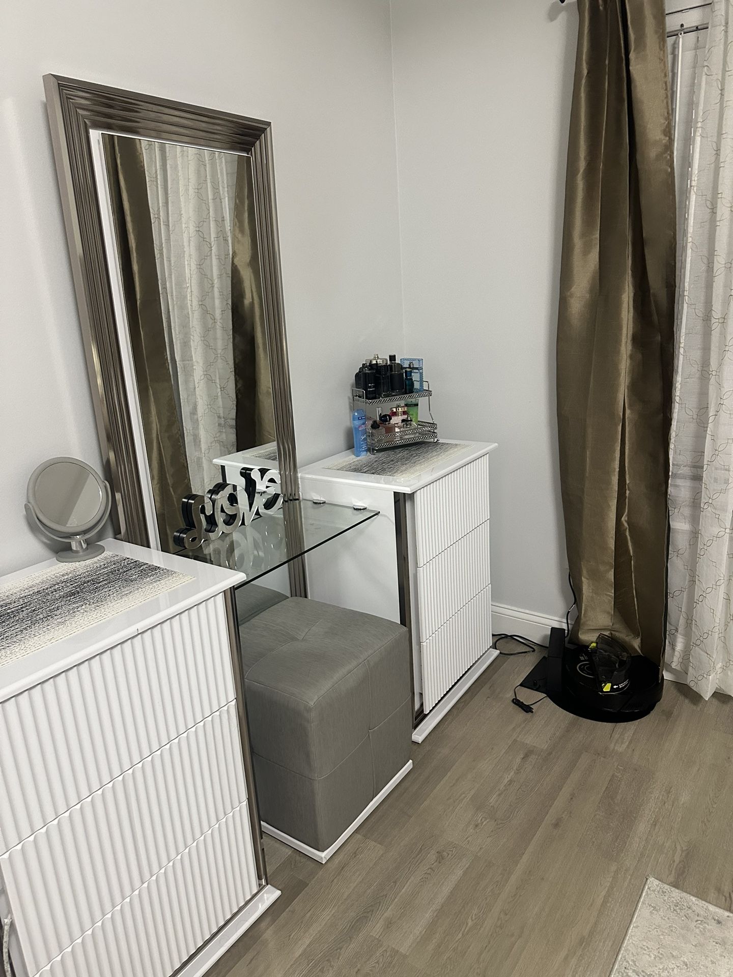 King Bedroom Services