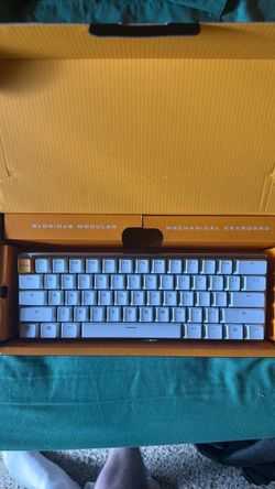 Glorious gaming keyboard GMMK Compact white
