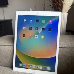 Apple iPad Pro 12.9" (1st Gen) - 128GB - Wi-Fi + Cellular (Unlocked)