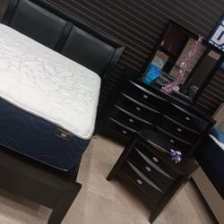 *Fourth Of July Now*---Emily Black Bold Bedroom Sets---From $599---Delivery And Financing👌