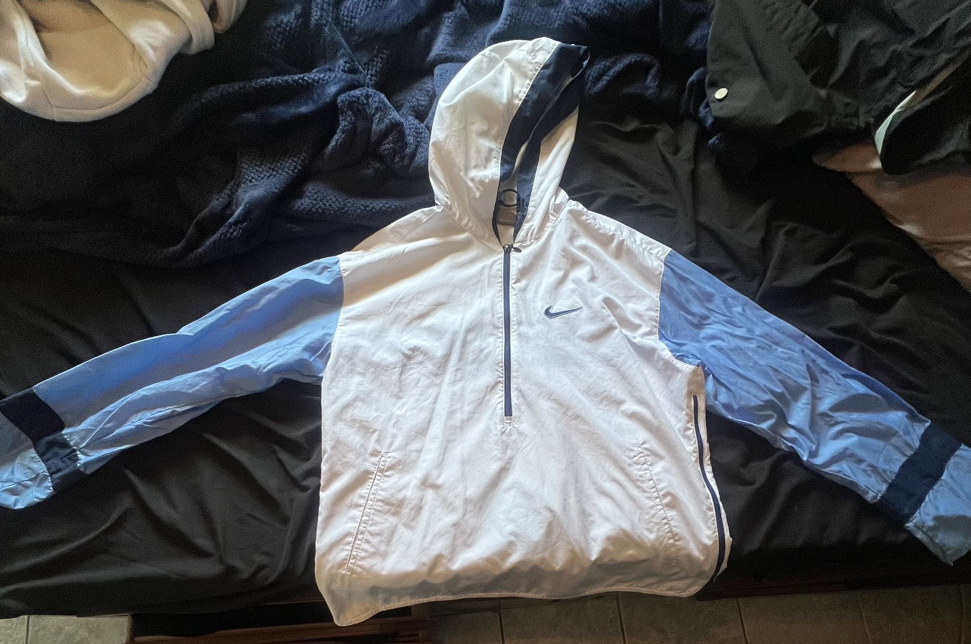 NIKE Windbreaker