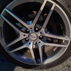 C63 Amg Mercedes 18inch Rims W New Tires 