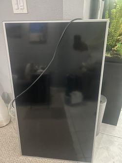 2 Flat Screen Tv