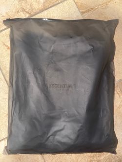 Fear of God Essentials strech limo size Small