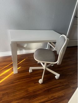 Kids height adjustable desk and chair bundle!