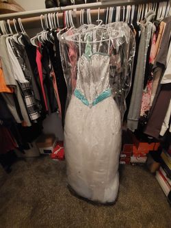 15 Añera Dress