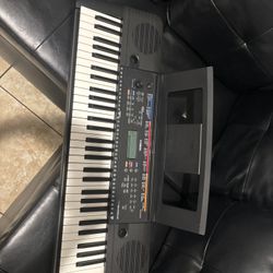 Yamaha PSR-E263 Keyboard