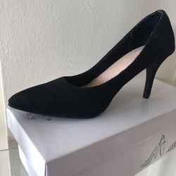 Time & True Felt Black Heels 