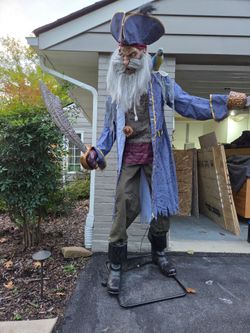 7ft Captain cuts Halloween animatronic Pirate decor decor talks