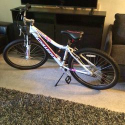 WOMENS SCHWINN QUALITY  RANGER BIKE 26”