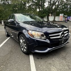 2015 C300 4MATIC – 61,769  Miles  