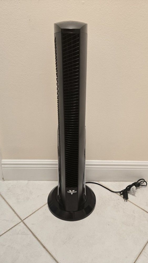 Tornado 32inch. Tower Fan W/Remote