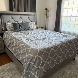 Bedroom Furniture Set 