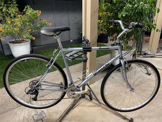 Bianchi Avenue Hybrid Bike