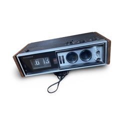 Vintage 1970s Woodgrain Panasonic RC-7469 AM/FM Alarm Clock Radio 