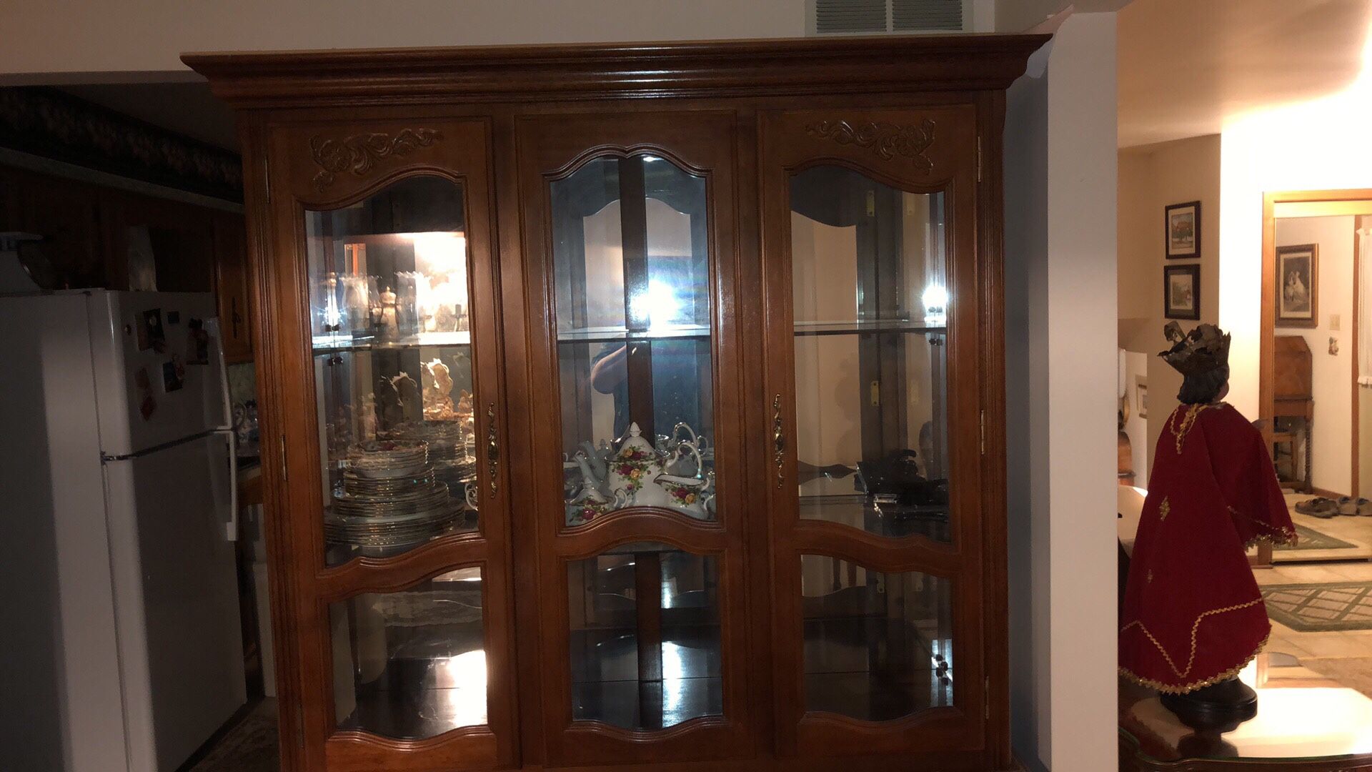 Antique china cabinet showcase with lighting