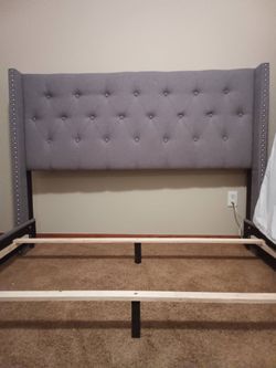 Queen bedframe