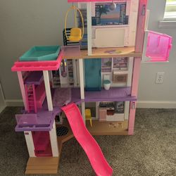 Barbie Dream House 