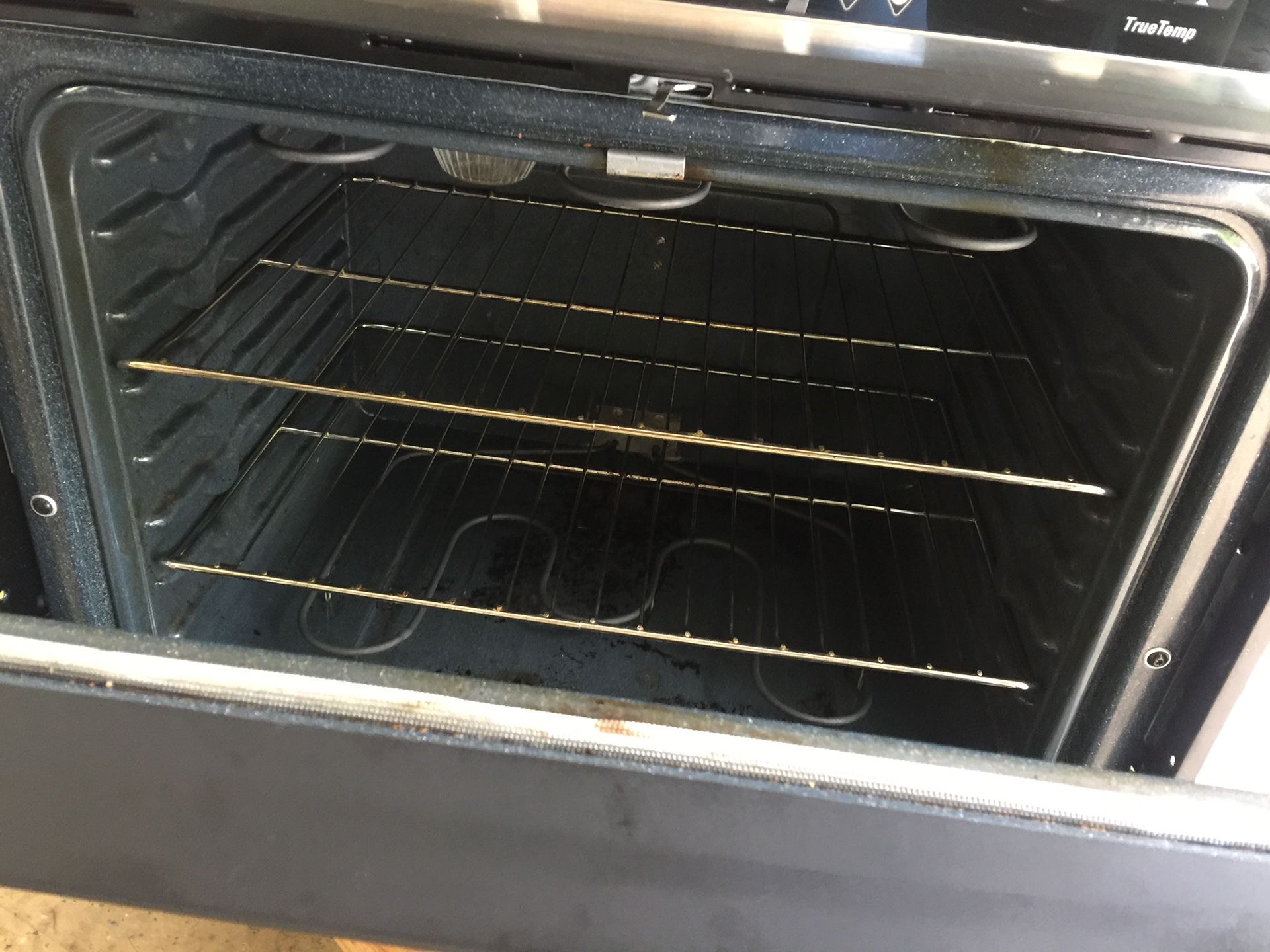 Calphalon Quartz Heat Countertop Toaster Oven, Stainless Steel, Extra-Large  Capacity, Black, Dark Gray for Sale in Escondido, CA - OfferUp