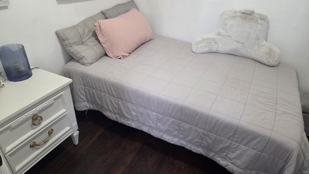 Futon/Bed Black Faux