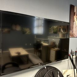 65” Samsung Tv With Wall Mount 