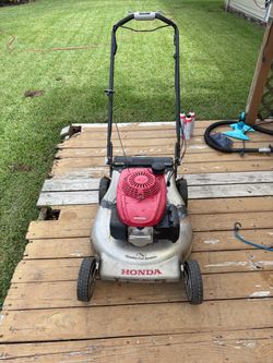 Honda self-propelled lawnmower