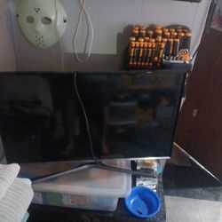 Samsung Smart TV with Remote 