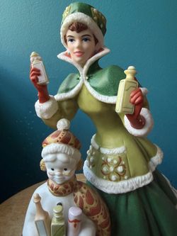 2003 Mrs Albee Presidents Award Porcelain Figurine