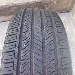 225/45/18 Like New Only 1 Tires 