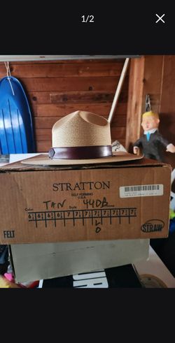 Stratton hat with box and extra chin strap