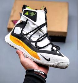 Men's Size 10.5 - Nike ACG Air Terra Antarktik Gore-Tex University Gold - NIB