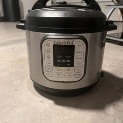 🔥 Instant Pot Duo 6 Qt – BRAND NEW 🔥