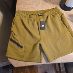 Under Armour Athletic Shorts 