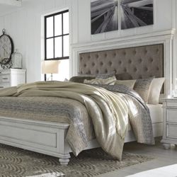 Kanwyn Whitewash Upholstered Panel Bedroom Set

