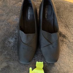 Black Shoes With A Little Heel