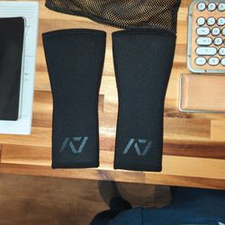 A7 Hourglass Knee Sleeves 2xs