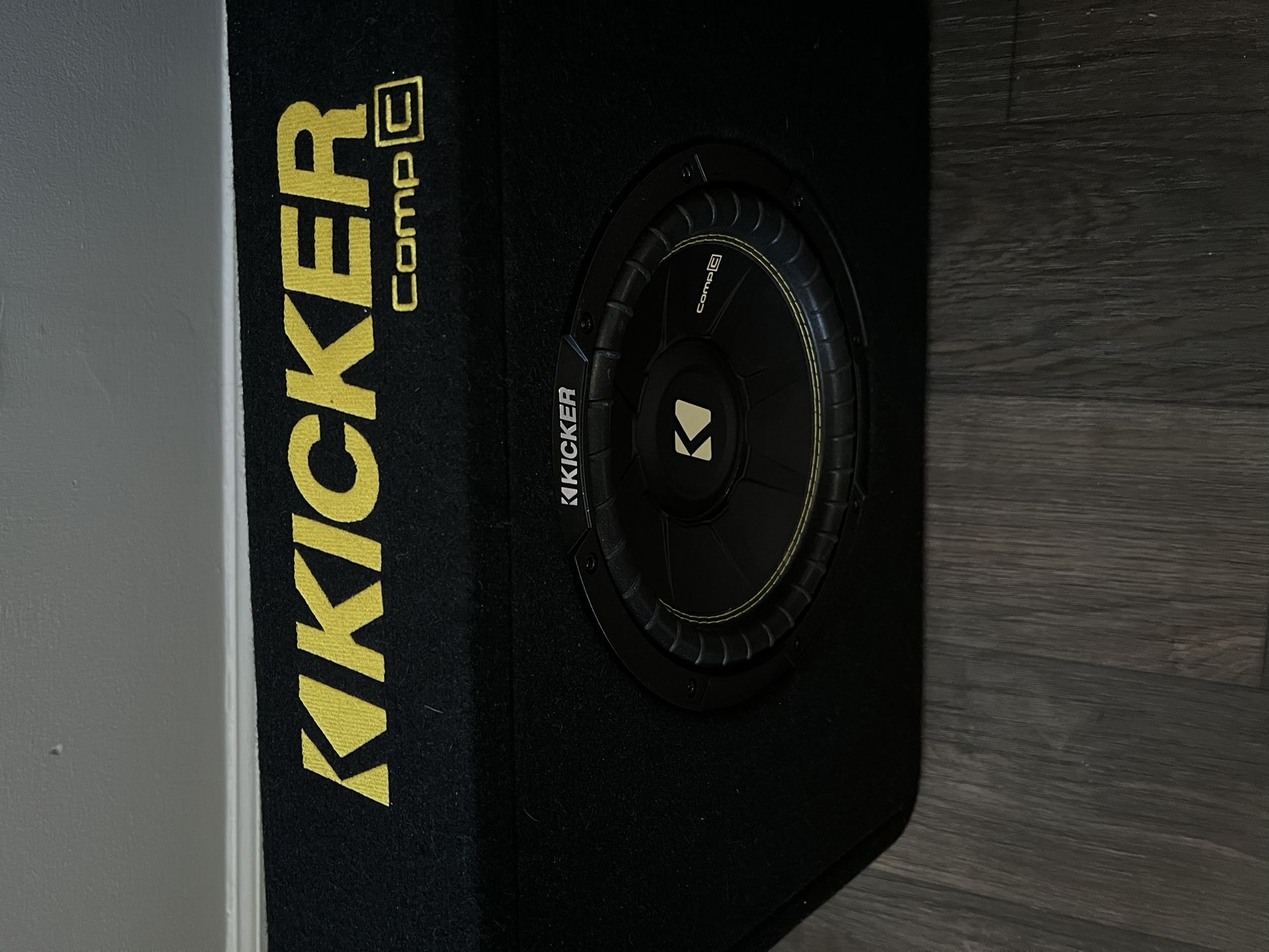 10 Inch Kickers *UPDATED $100 10 Inch 600 W Kicker subwoofer with 1500 Watt Amp for ...