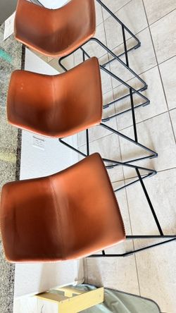 Bar stools/chairs