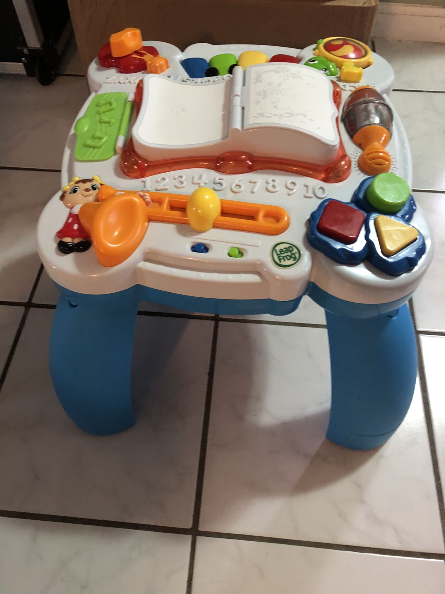 Free Leap frog musical activity table