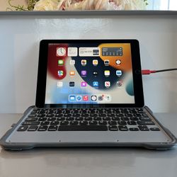 Apple iPad Air 2nd Gen Black A1566 64GB Tablet 9.7” iOS 15.8 w/ Charger & Keyboard - $50 