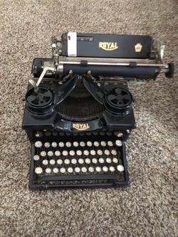 Antique typwrwritters
