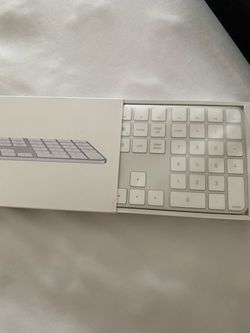 Apple Magic Keyboard with Touch ID and Numeric Keypad - Silicon (Lightning)