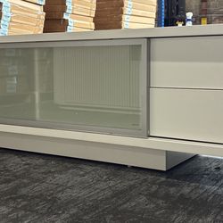 SLEEK MODERN TV STAND
