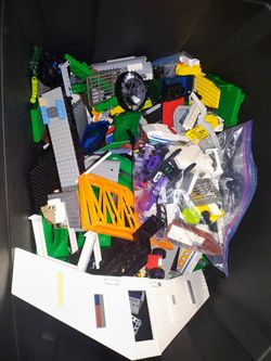 Lots of Legos (please read description for details)