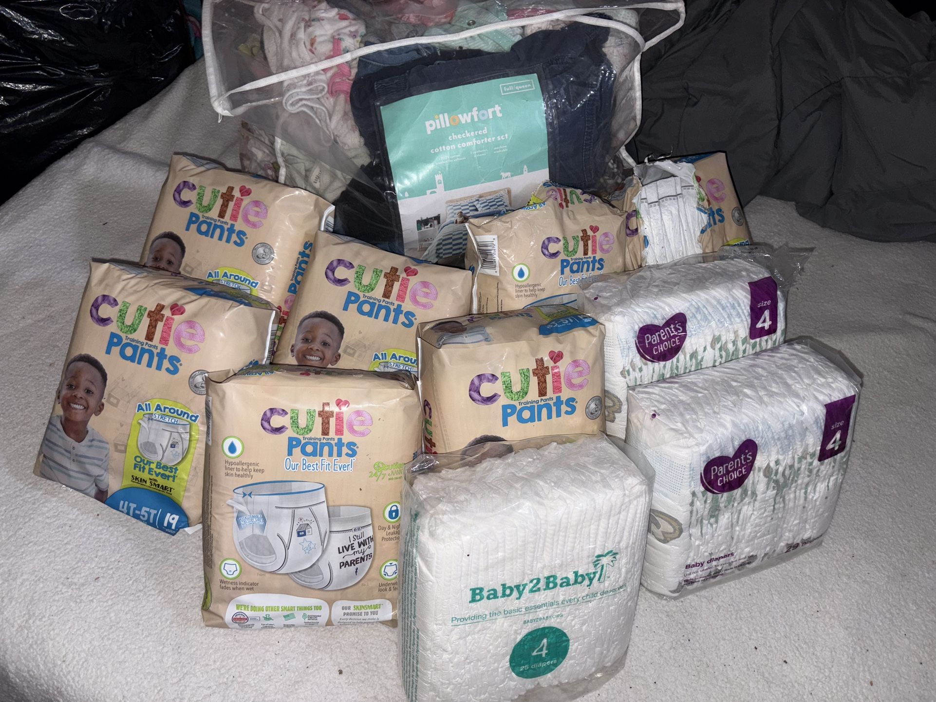 Baby Clothes / Diapers 