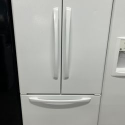 White French Door Refrigerator With Ice Maker 