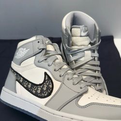 Jordan x Dior Air Jordan 1 Retro High Top Sneakers BNIB